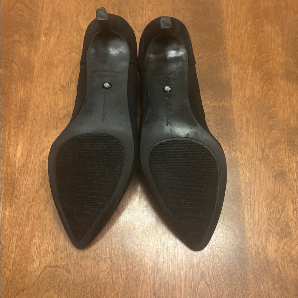 Gloria Vanderbilt Pumps - Picture 4 of 7